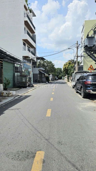 NHÀ MẶT TIỀN GIÁC ĐẠO,TRUNG CHÁNH, HM, NGANG 10M,232m2,3 TẦNG,13,8 TỶ