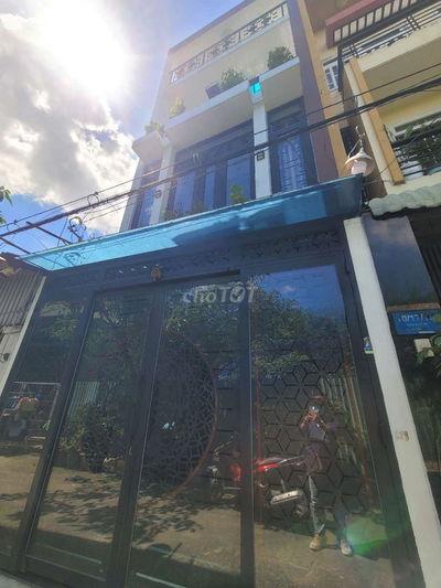 NHÀ HẺM XE HƠI VÔ NHÀ KHU VỰC AN NINH NGAY TRƯỜNG HỌC
