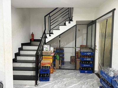 SƠN PHÔ HÔI AN ! BAN GÂP NHA LỮNG ĐUC 137m ĐAG KINDOANH 15tr/T GIA 4t2