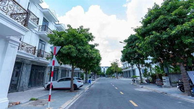 Trả Truớc 3,5tỷ có ngay biệt thự kiền kề full nội thất cao cấp