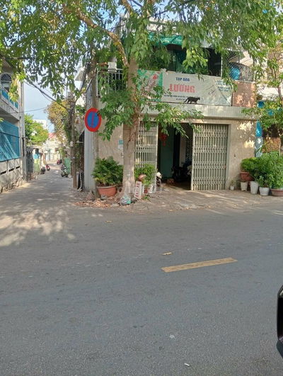 Cho thuê nhà ( tầng trệt ) 2 mặt tiền , thuận kinh doanh , văn phòng