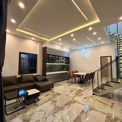 CẦN BÁN NHÀ 3 TẦNG 2 MẶT TIỀN KIỆT Ô TÔ VÀO TẬN NHÀ HOÀNG VĂN THÁI
