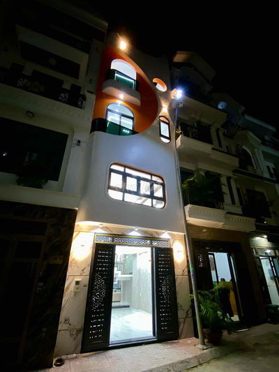 NHÀ PHỐ HIỆN ĐẠI MỚI XÂY – THIẾT KẾ ĐỘC ĐÁO, NỘI THẤT CAO CẤP