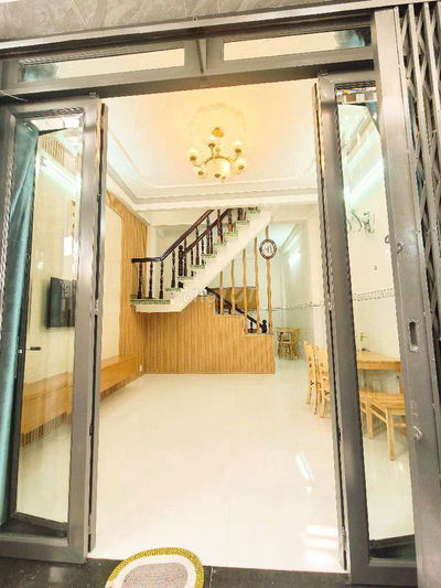 SÁT TRƯỜNG CHINH KẾ NHÀ GA T3 NHÀ ĐẸP DTSD 64M² VỚI 2PN