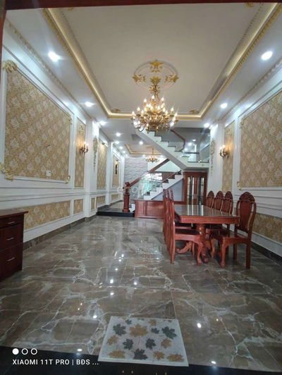 Cho thuê nhà 3 lầu đường xe tải 22tr/ tháng
