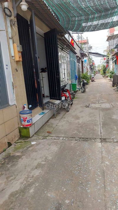 Nhà sổ Hồng riêng hướng Tây.gần chợ Bình Thành