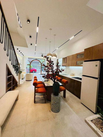 Nhà 3 tầng mặt tiền Hòa Minh