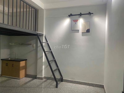 Cho thuê phòng trọ có gác , cửa sổ thoáng mát mặt tiền 146 Nguyễn Văn