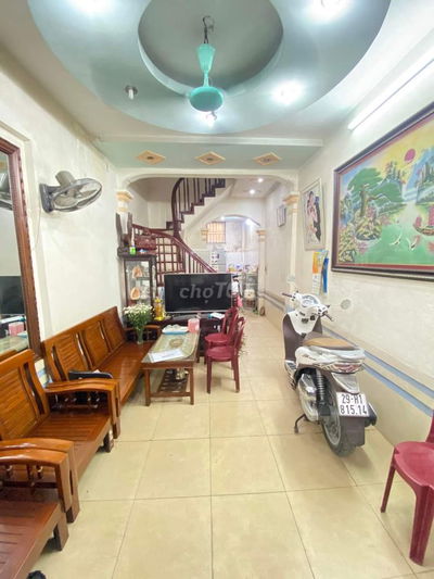 Bán nhà Hà Đông ngã 5 Lê Lợi, 10,1 tỷ, 50m2 x 4 tầng, MT 5m, lô góc.