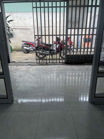 HIẾ'M CÓ- NHÀ SHR- CHỈ 2Ty4- 85M2- VUÔNG VẮN. HOAN CÔNG ĐẦY ĐỦ. NHÀ BÈ