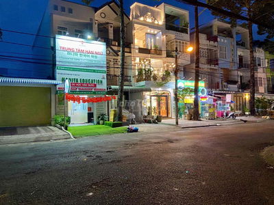 Cần bán nhà mặt tiền đường Nguyễn Hiền