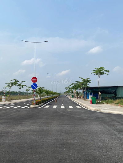 Chỉ 989 triệu/100m2 đất nền thổ cư,sổ sẵn,cách SBQT Long Thành chỉ 5km