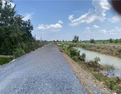 CẦN Bán Thổ Vườn 745m²(375m² thổ) mặt tiền kênh 8m(15m×49.65m)