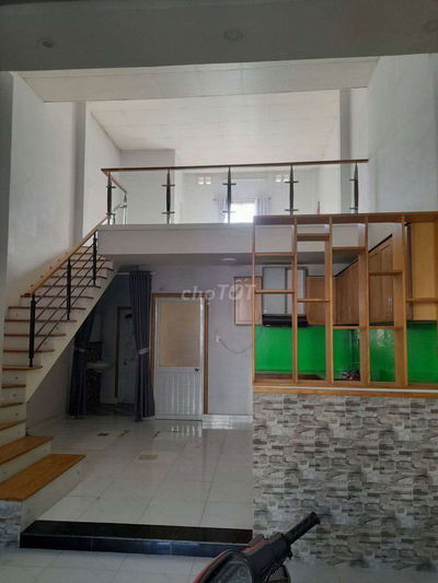 Nhà gác lửng khu 8 Phú Hoà, DT:5x20 đường thông 4m